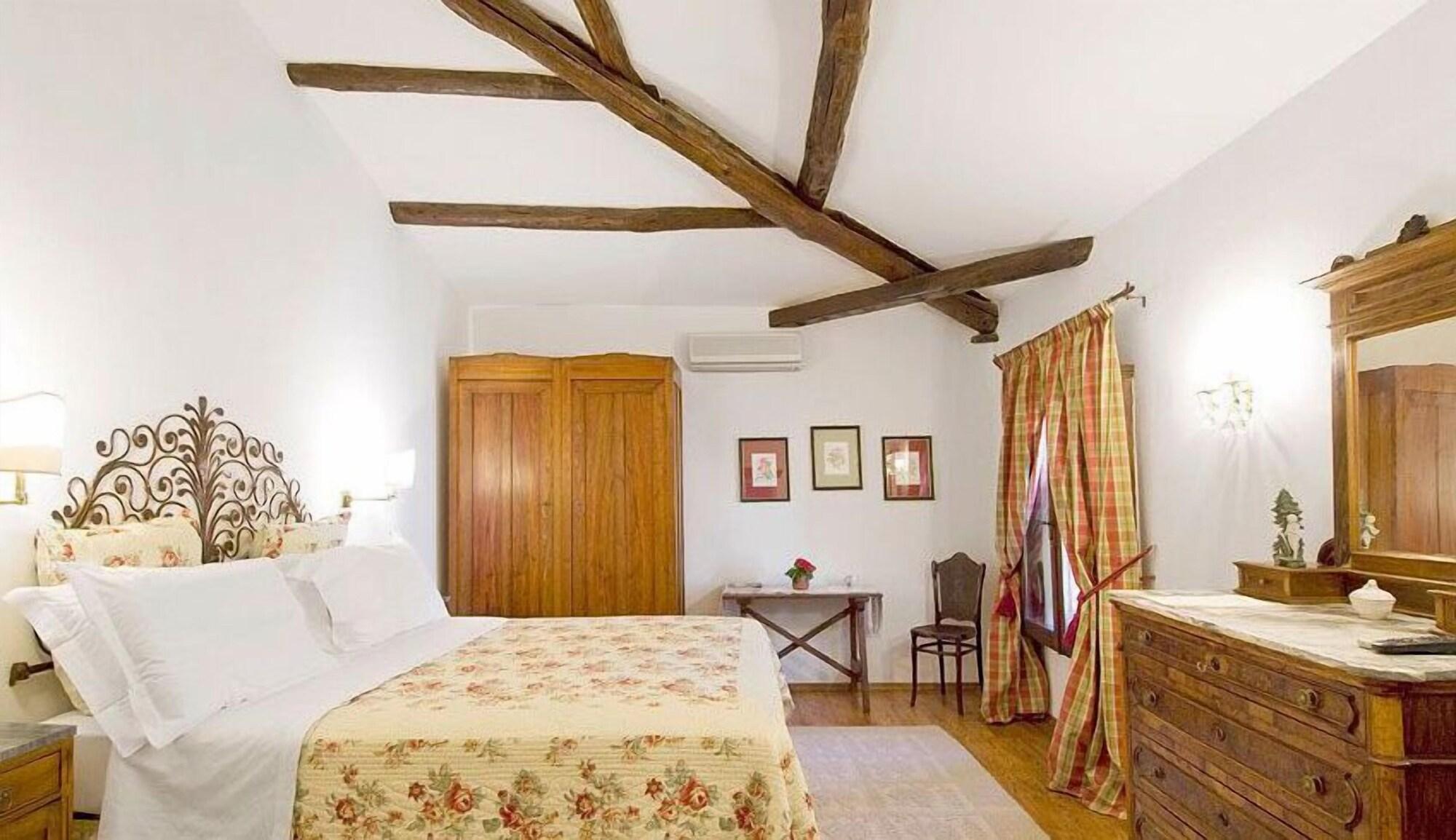 Hotel Lucrezia Riola Sardo Exterior photo