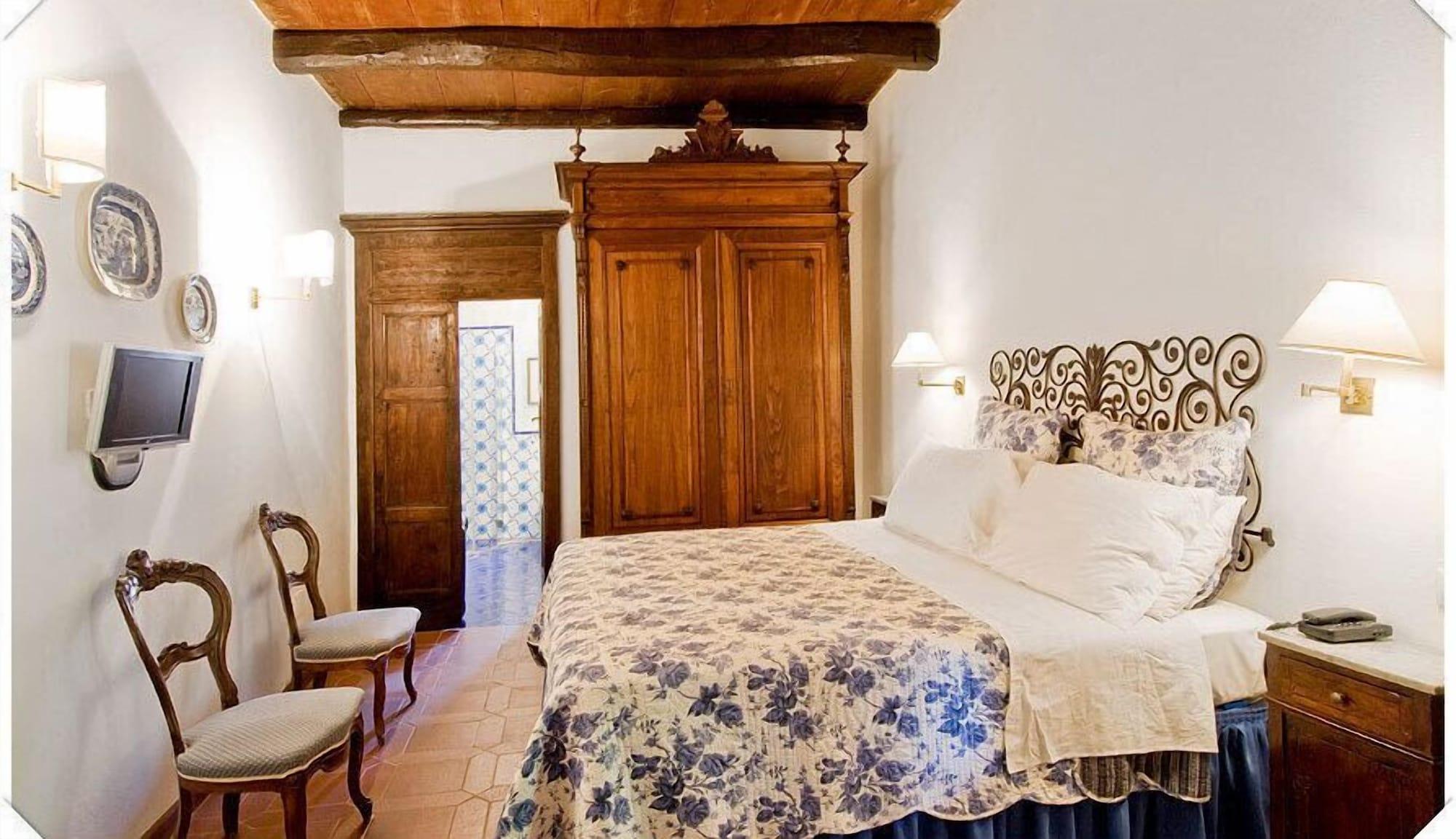 Hotel Lucrezia Riola Sardo Exterior photo