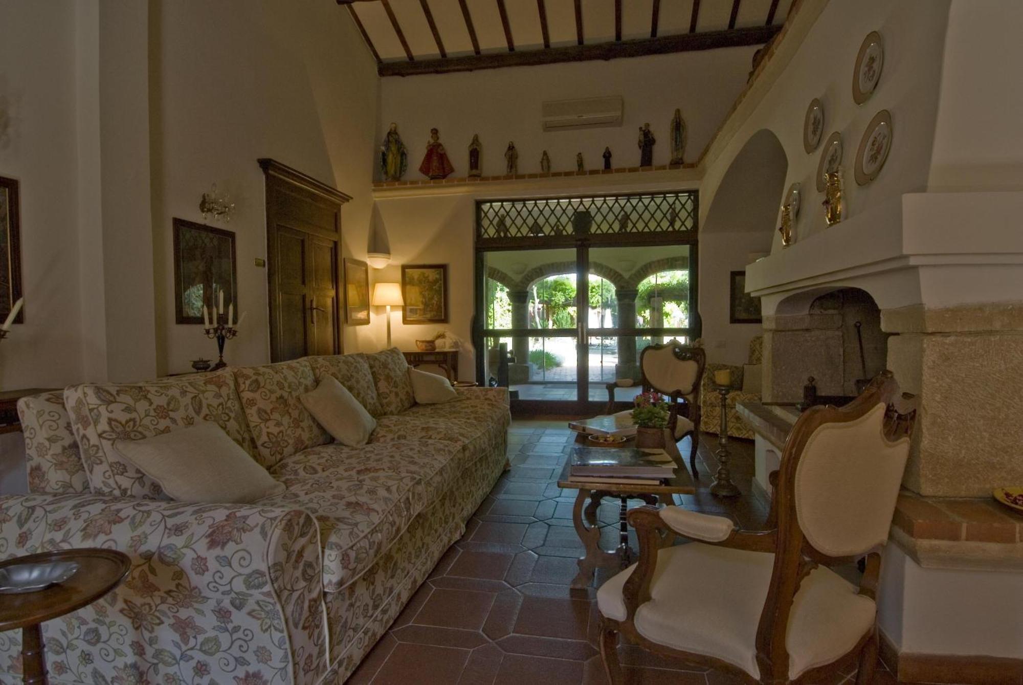 Hotel Lucrezia Riola Sardo Exterior photo