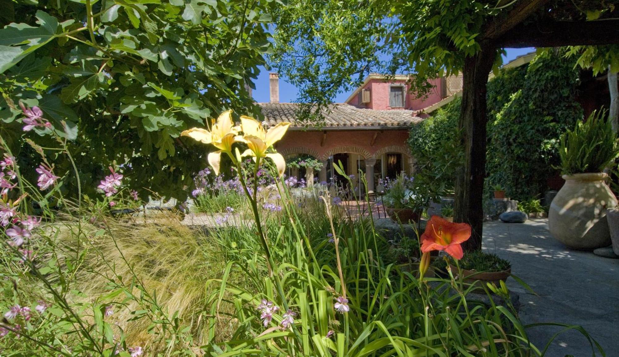 Hotel Lucrezia Riola Sardo Exterior photo
