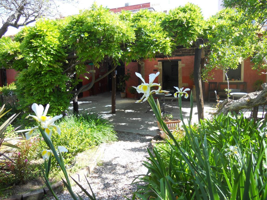 Hotel Lucrezia Riola Sardo Exterior photo