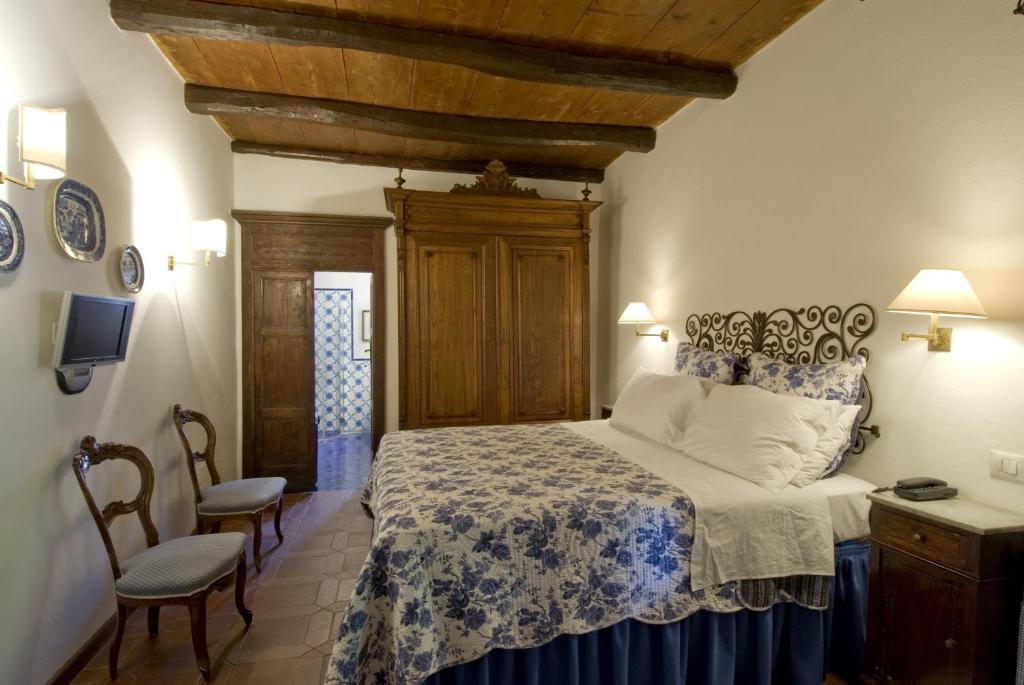 Hotel Lucrezia Riola Sardo Exterior photo